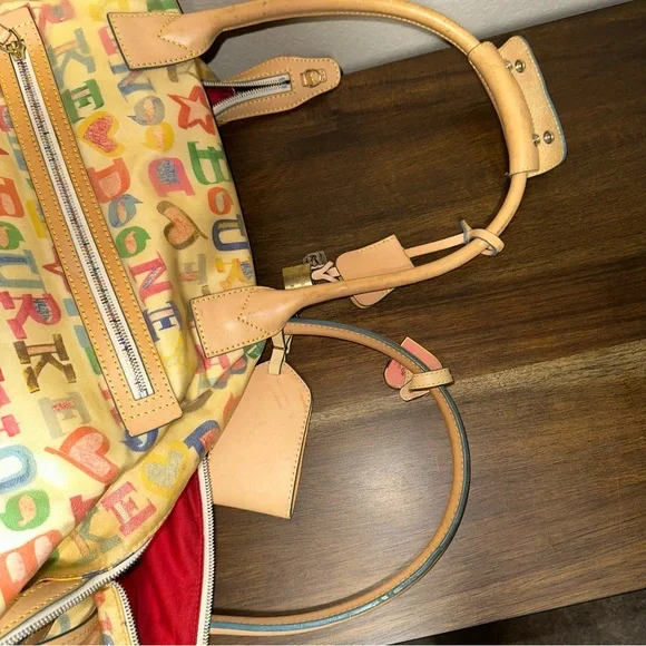 Dooney & Bourke Vintage travel bag. - Picture 6 of 16
